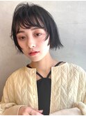 小顔ショート×顔周りニュアンスレイヤー×ダークアッシュ