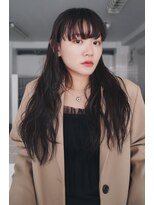 繭 ゆる巻きロングヘア