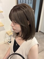 リト(riTo)&nbsp;20代30代オリーブグレージュくびれヘア韓国レイヤーロング