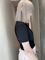 ベガ(VEGA)&nbsp;ロング　ケアブリーチ　ミルクティーベージュ　顔まわり　10代