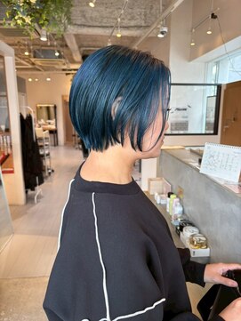 マッシュ グランバーズ 布施(MASHU GRANDVASE) 【東大阪布施】ネイビーグレーショートヘア