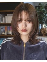 ボタニカ(Botanica)&nbsp;外ハネミディアムレイヤー　前髪あり　ベージュカラー　鎖骨