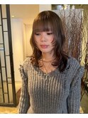 レイヤーカットで魅せる透明感ハイトーンミディブリーチ艶感