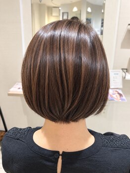 ヘアーサロン ビーネ(Hair salon Bi-ne)の写真/【都島】白髪ぼかしハイライト×髪質改善で大人女性の悩みを解決！グレイカラーで透明感ある若々しい艶髪へ