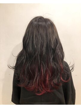 五角髪 ダークアッシュ×ピンクレッドインナー