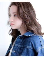 ラレイ(Lalei)&nbsp;【表参道/青山】グレージュ×ミディアムウェーブ【ささき】