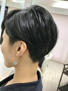 トゥエンティ(twenty) ソフト刈り上げ×ベリーショート