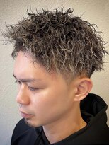 ビンゴ(BINGO)&nbsp;ba371グレージュアッシュツイストスパイラルパーマ束感刈り上げ