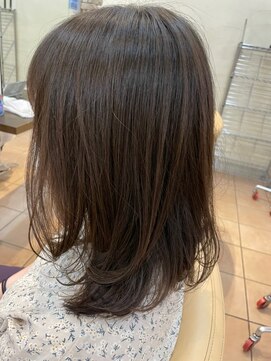 ティエル(Tiele) レイヤー毛先ワンカール