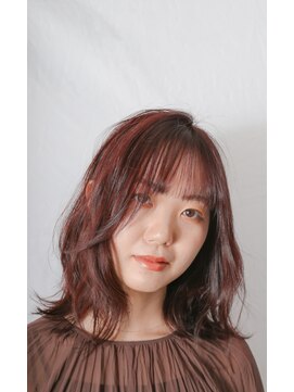 スリーヌーン(THREE noon) 20代30代40代 小顔くびれレイヤーミディアム シースルー前髪