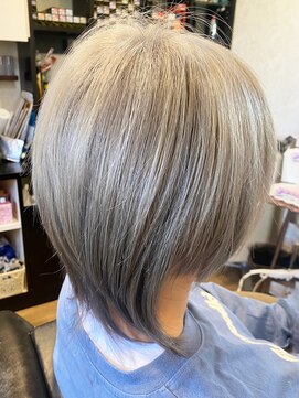 メイプルフェロー(MAPLE fellow) 20代30代オンカラーシルバー立体感グラデーション透明感