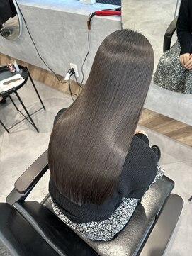 ミニョン(Mi9non) グレージュ