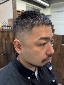 カットアンドリラクゼーション アイリー クロップスキンフェード