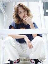 アデ オモテサンドウ(ade omotesando) ハイライトカラーと柔らかいカールで作る海外風レイヤーボブ