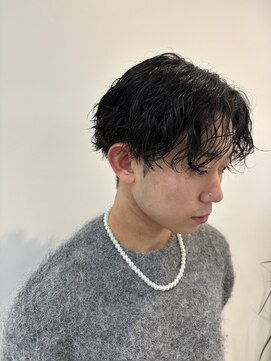 イフプロデュースドバイアミカ(iF produced by Amica) センターパート波巻きパーマ