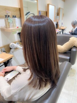 ステラバイケンジ 藤沢(STELLA by KENJE) 白髪ぼかし細めハイライト30代40代50代ベージュ