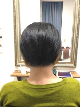 ヘアー グリーン(hair green) 30代40代50代/前下りショートボブ/インナーカラー