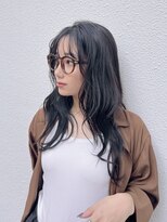 シュリット(schritt) 黒髪ウェーブロング 小顔ヘア薄め前髪 渋谷宮益坂美容室