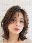くびれミディ×シアーベージュ