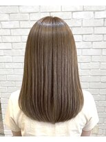 アドラーブル ココロ 新潟(adorable CoCoLo) 【髪質改善】透明感アッシュベージュ×うるツヤミディアムヘア