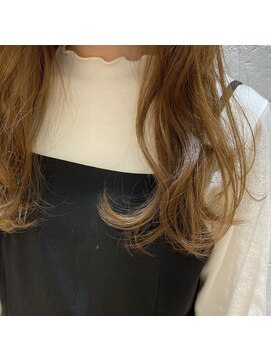 イーハトーヴヘアー(Yehatov) ロング×ミルクティーベージュ3