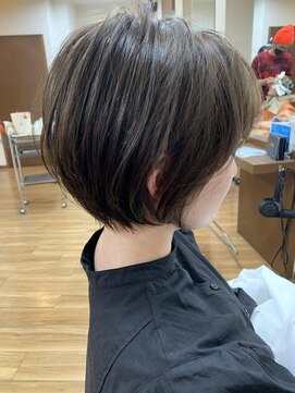 イソラブル 日比野店(ISOLA-blu) 軽めショートボブ