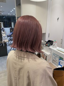 ユーフォリア 青山(Euphoria) 温かみのあるモーブピンクベージュ担当西村