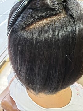 ラウレア リノ(Laule'a Lino) ザクロペインターでしっかり染まり、頭皮も守る