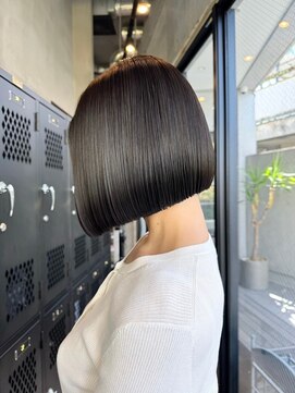 ザシー オモテサンドウ(The C) 20代30代40代ナチュラル大人可愛いレイヤースタイル