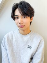 毛流れセンターパート無造作メンズパーマツーブロック刈り上げ
