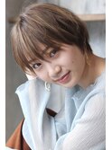 ショートカット韓国風ショートヘアオリーブグレージュ堺東海外風