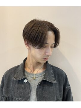 レジナヴィータ 栄(Reginavita) 毛流れセンターパート