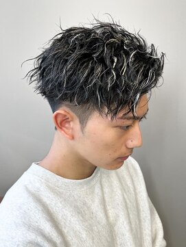 エルマーク 四条烏丸(L-MARK) ホワイトハイライト/ツイストパーマ/ツーブロック/メンズ