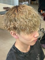 フィフス 大分(fifth)&nbsp;大分スパイラルパーマメンズカットブリーチパーマゆるめマッシュ