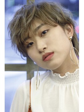 ヘアーアイスカルテット(HAIR ICI QUARTET) ショートスタイル ブリーチ ベージュ ウルフ