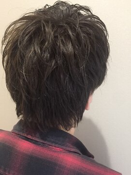 ヨロ(YoLo.) ハチ上立ち上げボリュームパーマ 担当:藤原