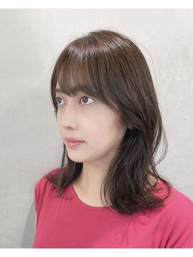 オジョマノ(OjOmano) 透明感をプラスした自然な白髪ぼかしカラー/千歳烏山