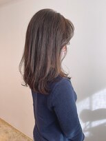 リント(lint)&nbsp;オリーブグレージュとシースルーレイヤー