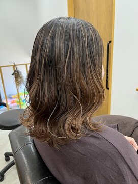 ウルヘアイーズ(ulu.hair ease) ミディアムスタイル