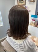 外ハネ切りっぱなしボブ
