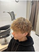 ブリーチパーマ メンズウルフ 緩めツイストスパイラルパーマ