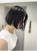暗髪ネイビーアッシュのミニボブ
