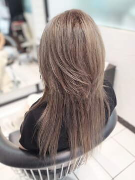 ヘアースタジオ ジェイワン(hair studio J ONE) 30代40代50代60代 ウルフレイヤーロング 脱白髪染め白髪ぼかし