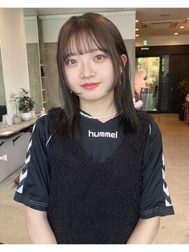 イル(ill) 透明感カラー オリーブベージュ ミディアム