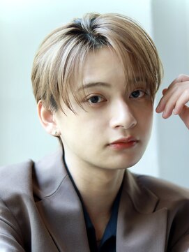 オーシャントーキョー サニー 原宿(OCEAN TOKYO Sunny) ハイトーンカラーフェザーパーマニュアンスパーマセンターパート