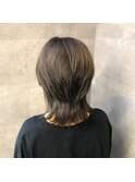 襟足長めのウルフスタイル/透明感グレージュ【岸雄一】