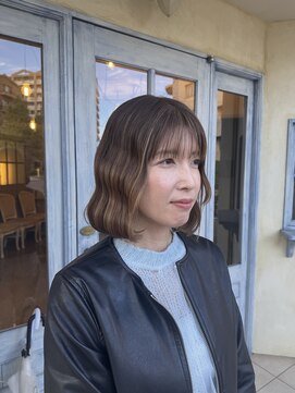 エイミーバイアフロート(amie  by afloat) 大人ナチュラル・波ウェーブボブ