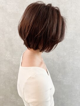 イール(iIIL) 【iIIL hair lounge】小顔ひし形大人ショート