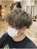 《tomi》刈り上げマッシュ×ハイトーンベージュ