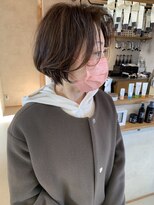 ハチ(hachi) 繊細ハイライト×小顔レイヤーショート 襟足すっきり30代40代